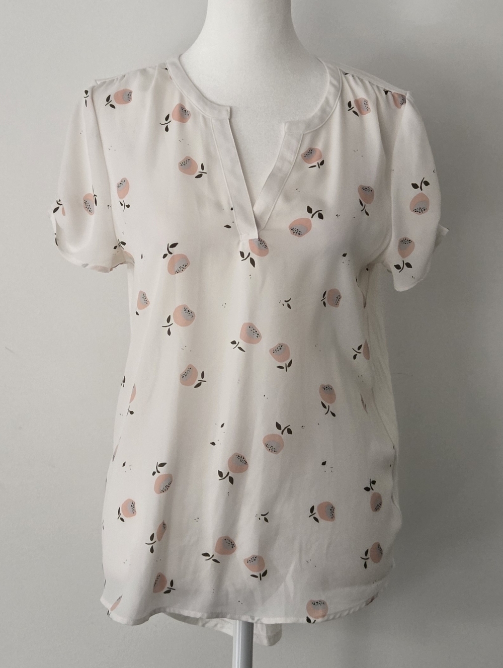 RW&CO. Cream Blouse with Peach Floral Print - Picture 1 of 4